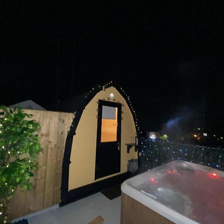 Arch Pod & Hot Tub Lägenhet Carndonagh Exteriör bild