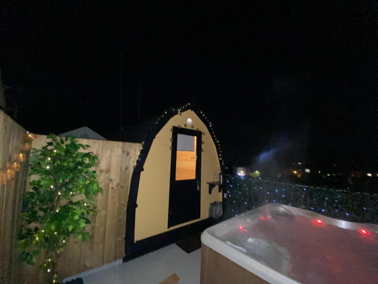 Arch Pod & Hot Tub Lägenhet Carndonagh Exteriör bild
